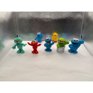Sesame Street Figures Lot‎ of 7 Elmo Cookie Monster Oscar Big Bird Toys